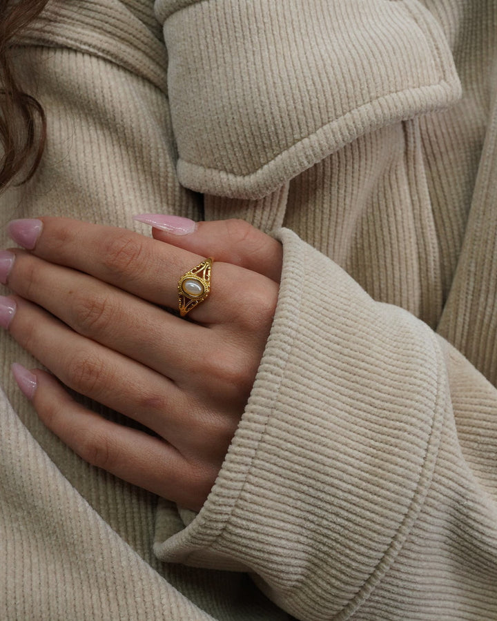 Vintage Pearl Ring model